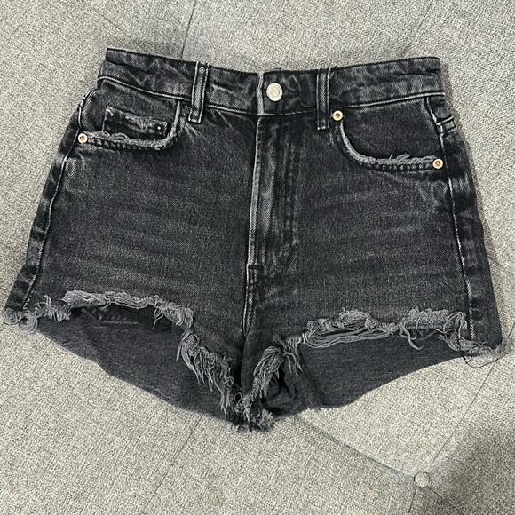 ZARA Shorts - Picture 2 of 4